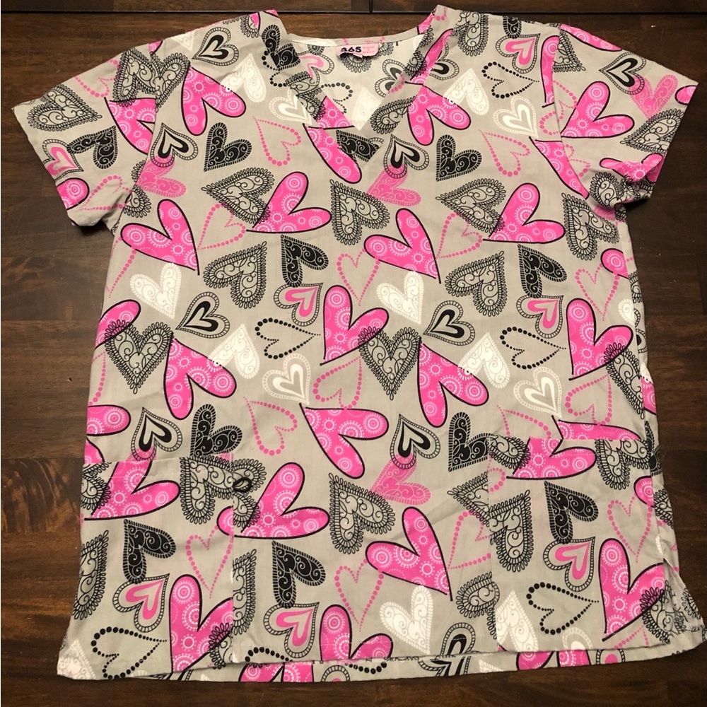 365 Work and Wear 2-Pocket Nursing Scrub Top w/ Hearts Women’s size M
